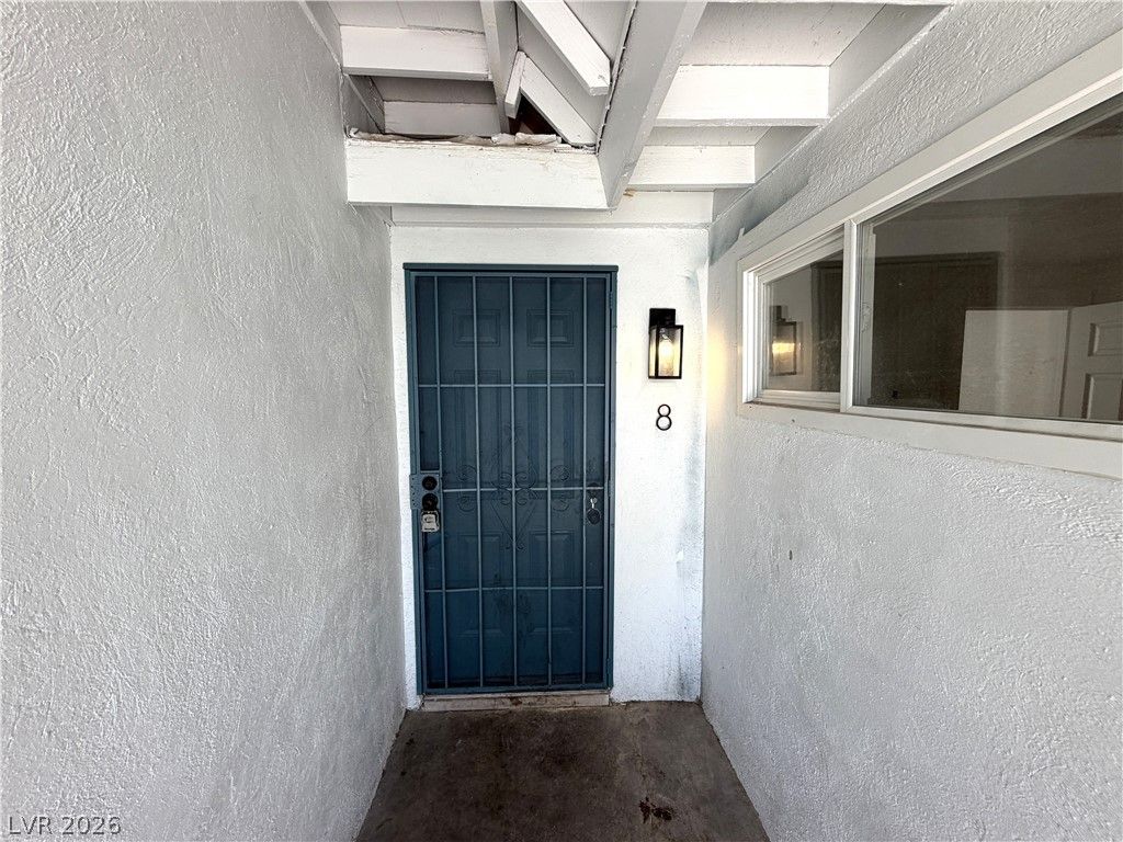 2030 Sunrise Avenue 8 — photo 4 of 12
