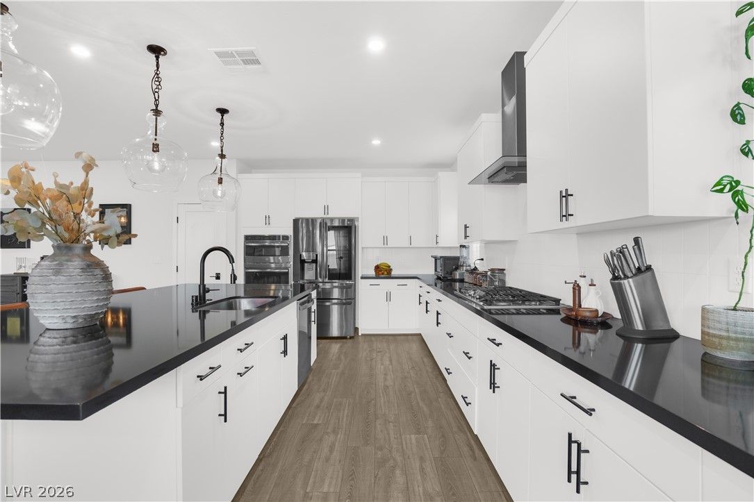 6842 Empire Cliff Street — photo 5