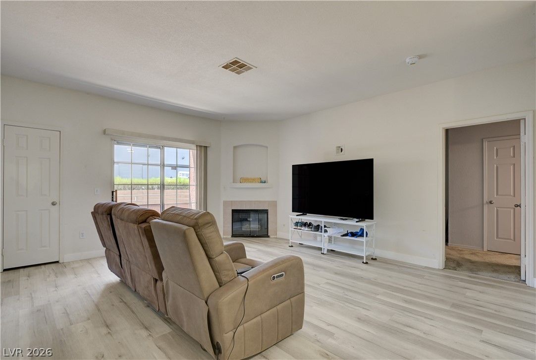 4730 East Craig Road 1155 — photo 4