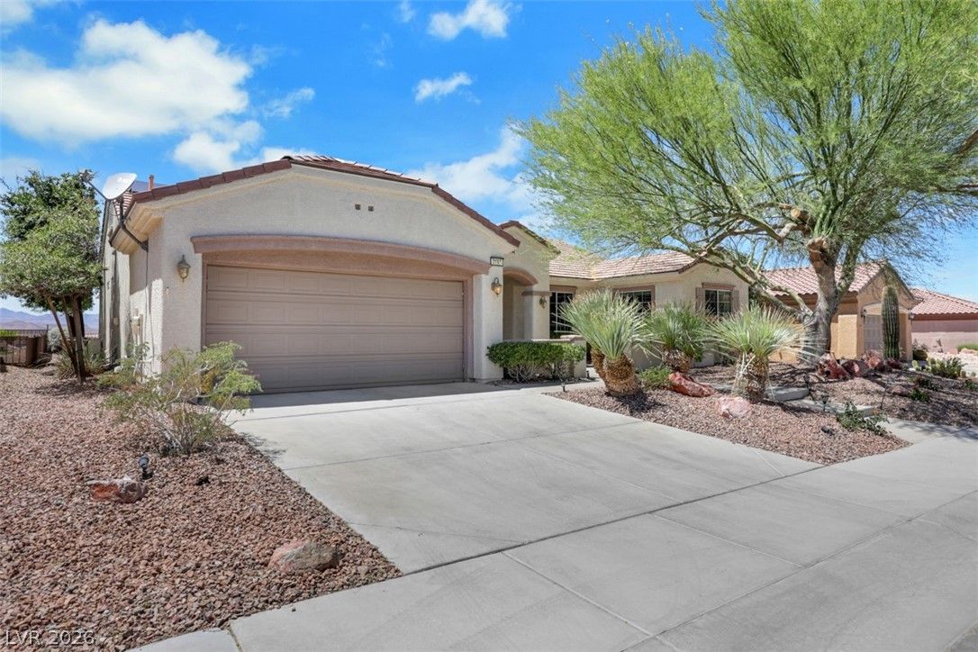 2093 Mountain City Street — photo 2