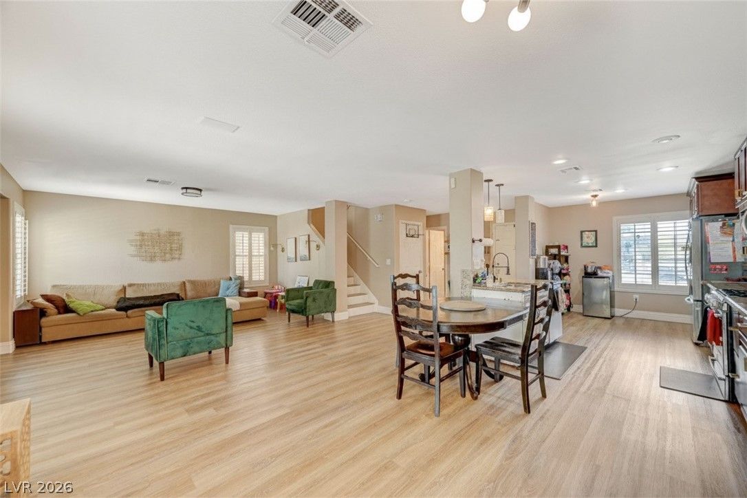 5543 Aleman Drive — photo 1