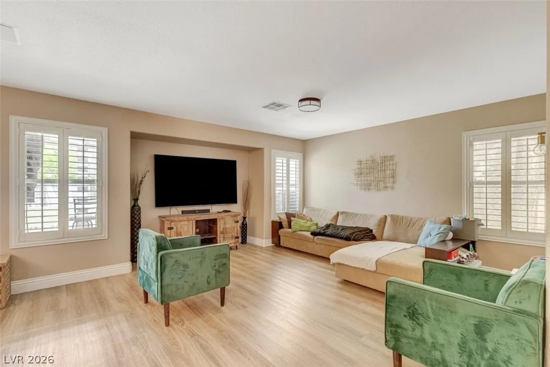 5543 Aleman Drive — photo 4