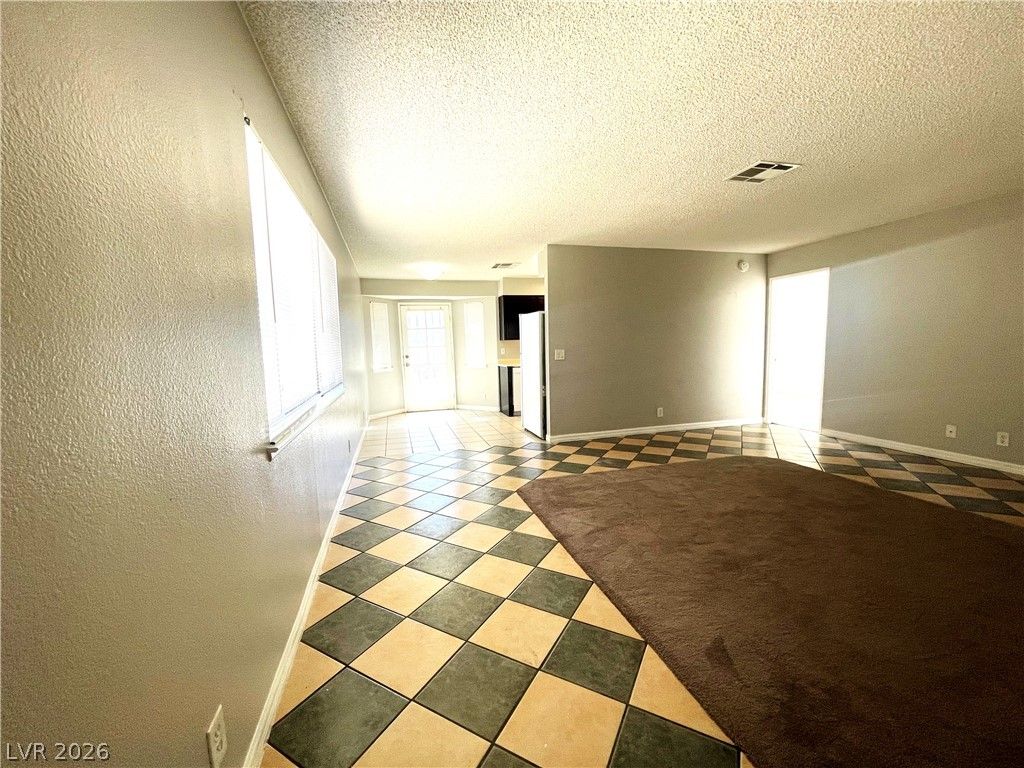 515 Chandler Street — photo 3 of 24