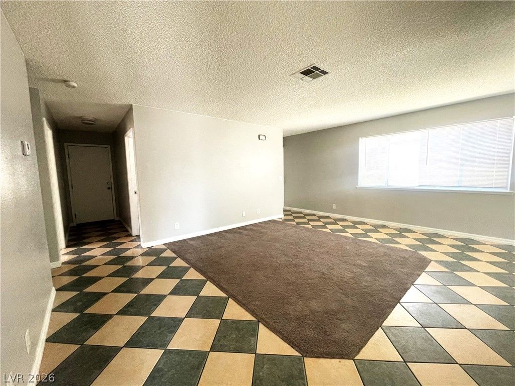 515 Chandler Street — photo 5 of 24