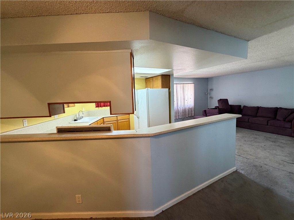 2080 Karen Avenue 23 — photo 2 of 12
