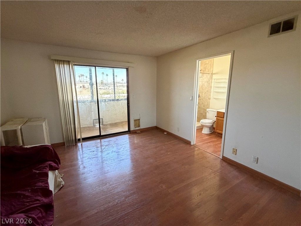 2080 Karen Avenue 23 — photo 5 of 12