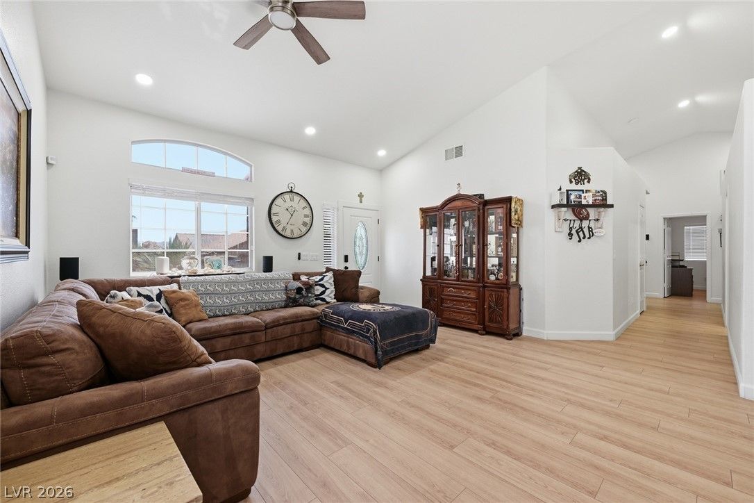 223 Lilac Bud Street — photo 4