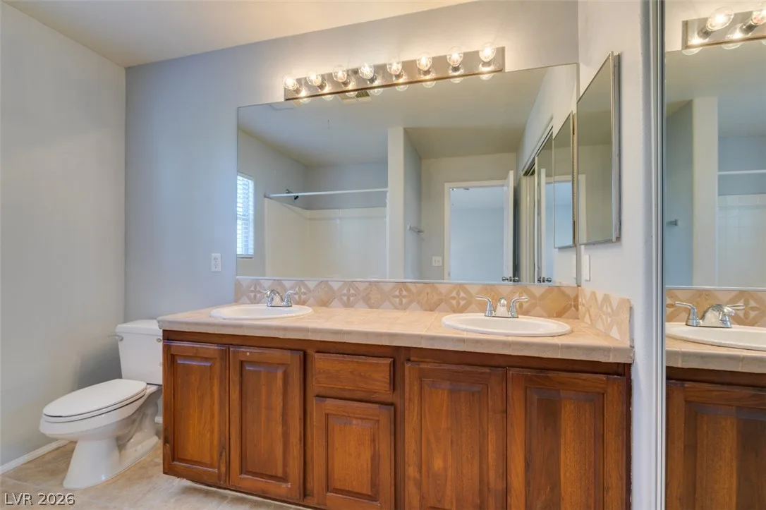 8433 Spencer Canyon Street — photo 5