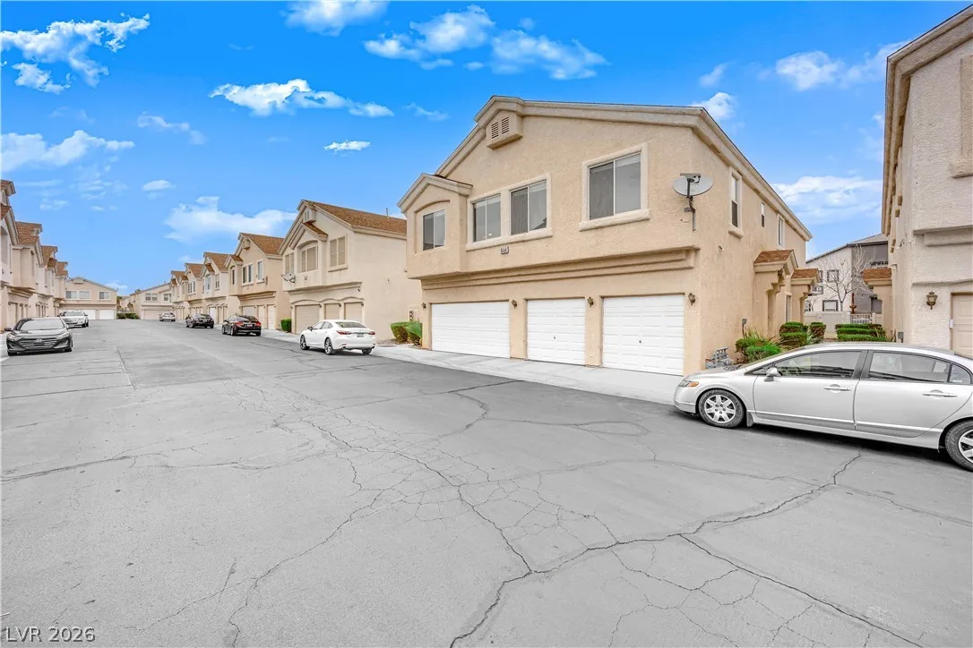 6404 Extreme Shear Avenue 101 — photo 2
