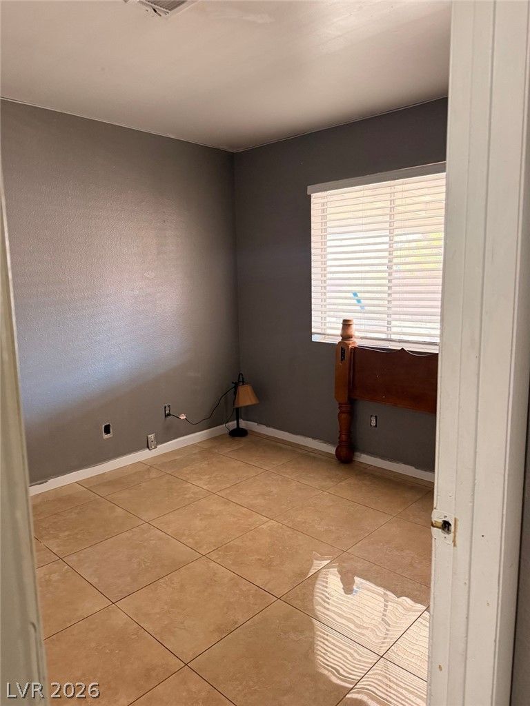 1819 Shagbark Lane — photo 3 of 10
