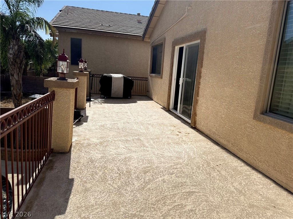9109 Little Horse Avenue — photo 5