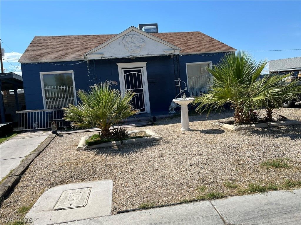 609 TIFFANY Street — photo 1 of 5