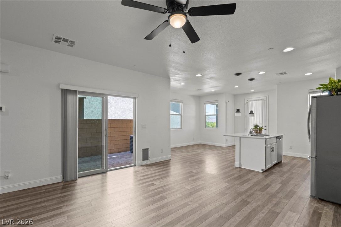 937 East Sunset Road — photo 3