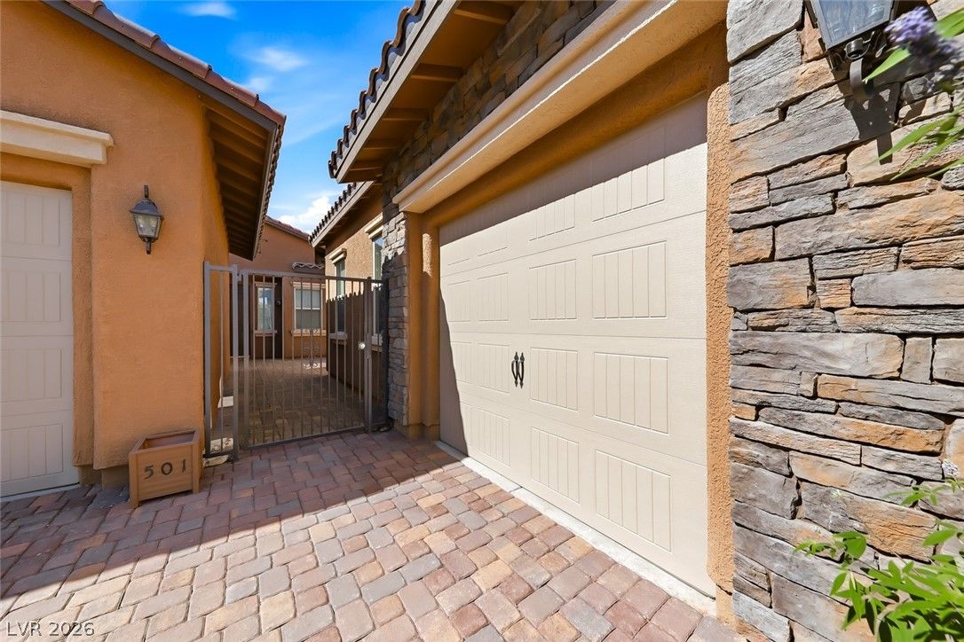 501 Wildflower Avenue — photo 3