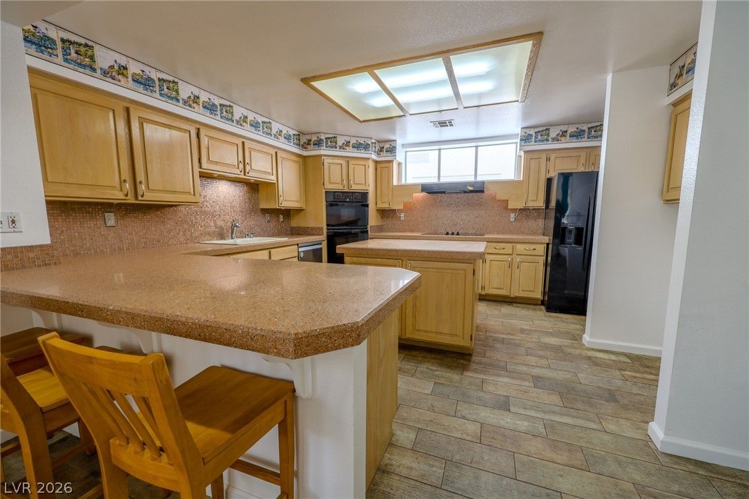 405 Mill Hollow Road — photo 2