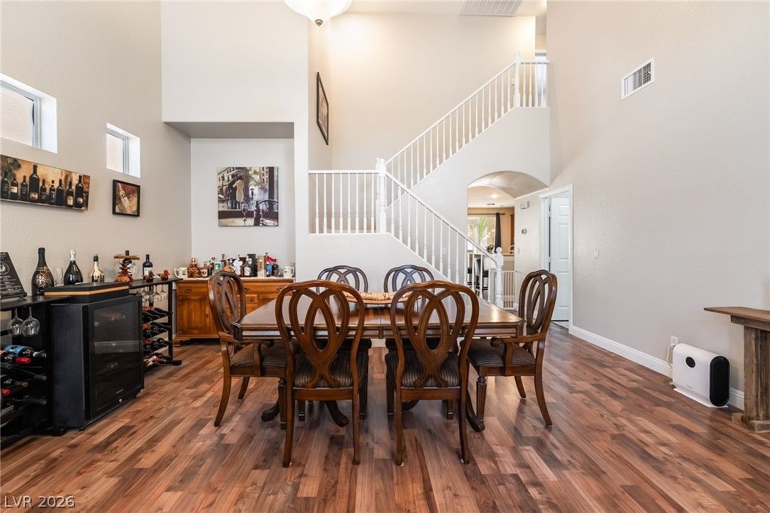 4916 Soaring Springs Avenue — photo 2