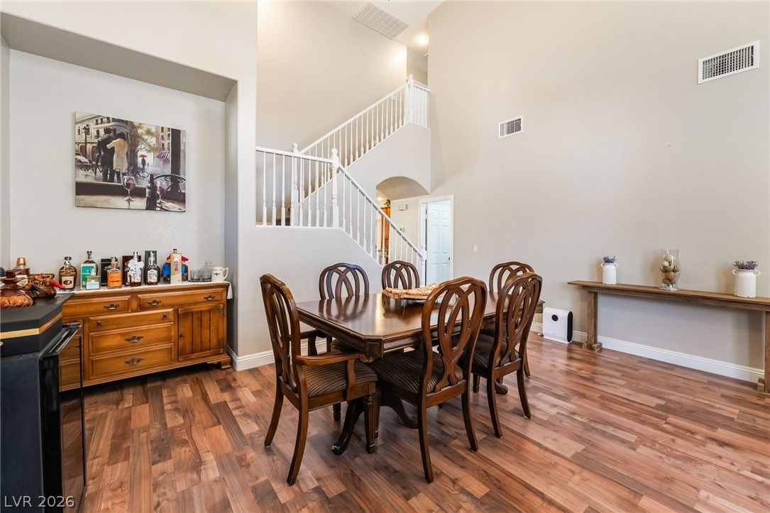4916 Soaring Springs Avenue — photo 3