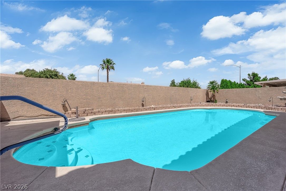 8739 Coldwater Canyon Court — photo 2