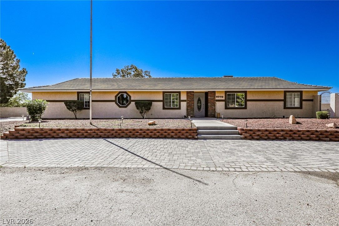 6070 Mann Street — photo 2