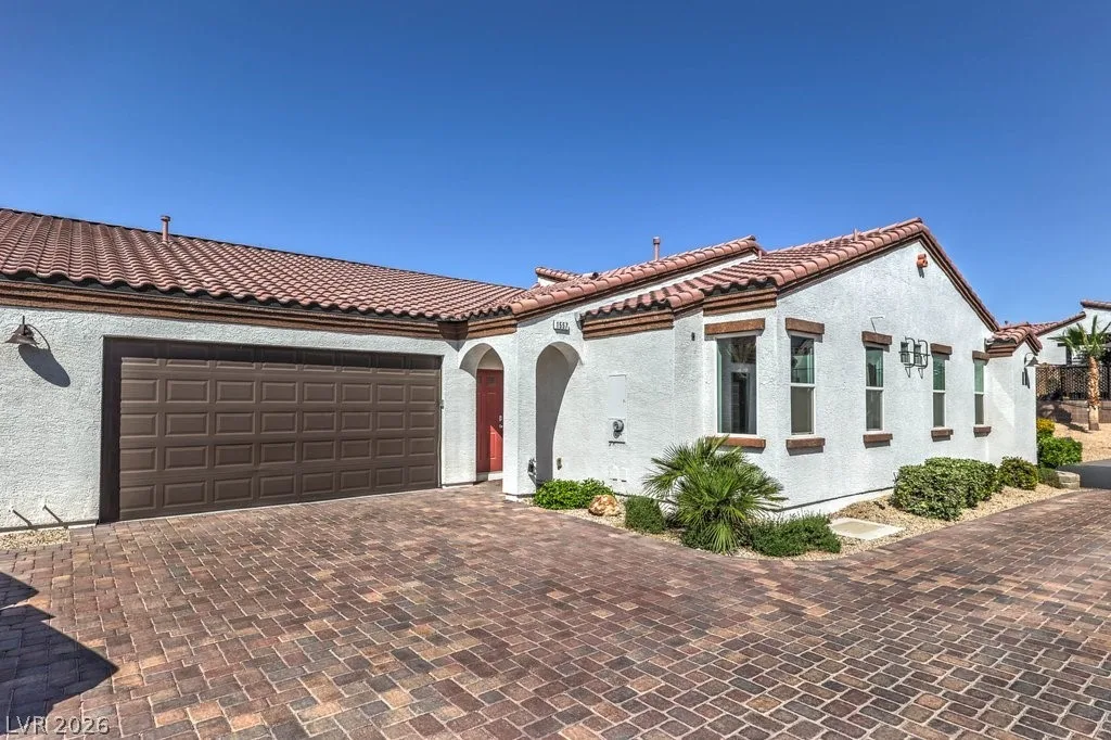 1557 Franklin Lane — photo 3 of 26