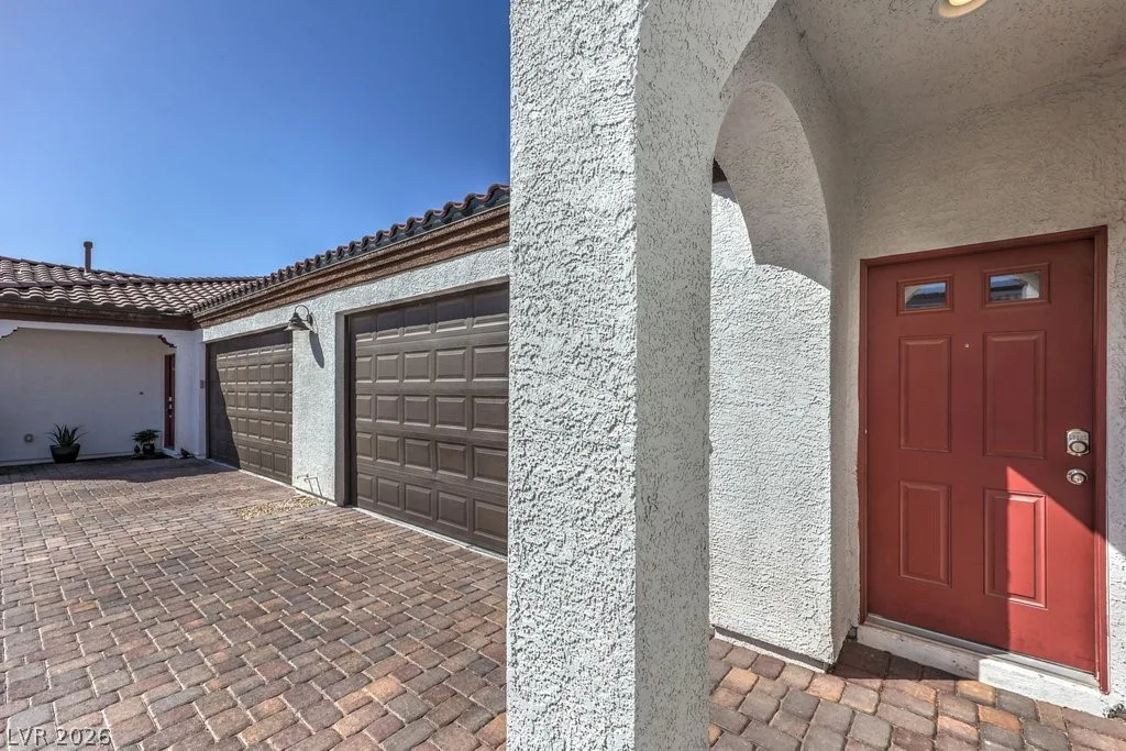 1557 Franklin Lane — photo 4 of 26