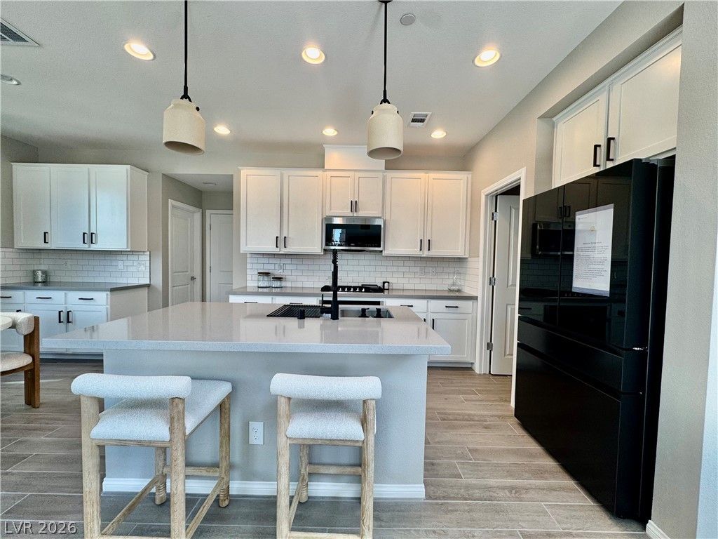 643 Solar Citrine Street — photo 2