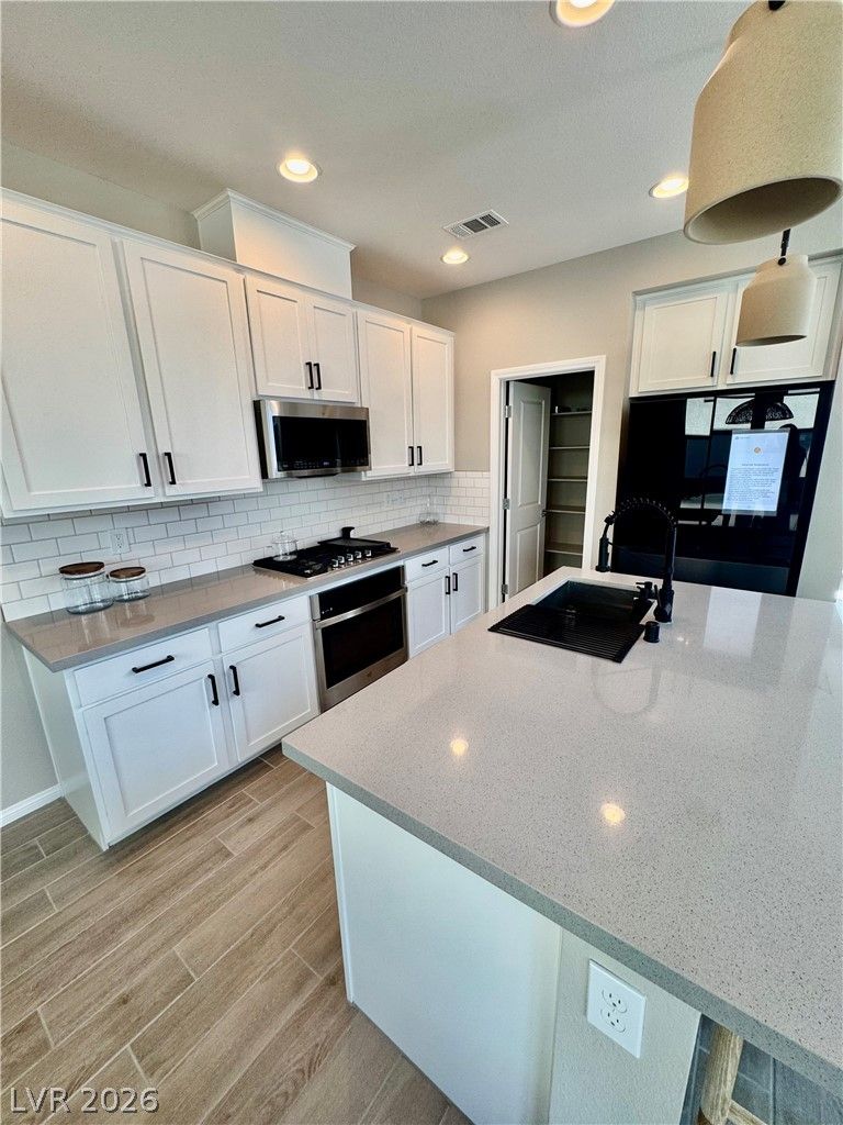 643 Solar Citrine Street — photo 3