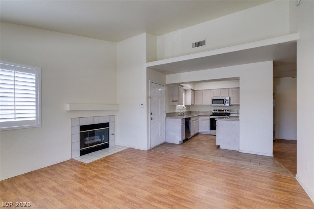 2725 South Nellis Boulevard 2088 — photo 4 of 26