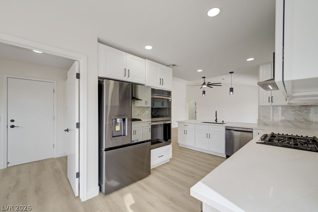 8901 Villa Ridge Drive — photo 3 of 33
