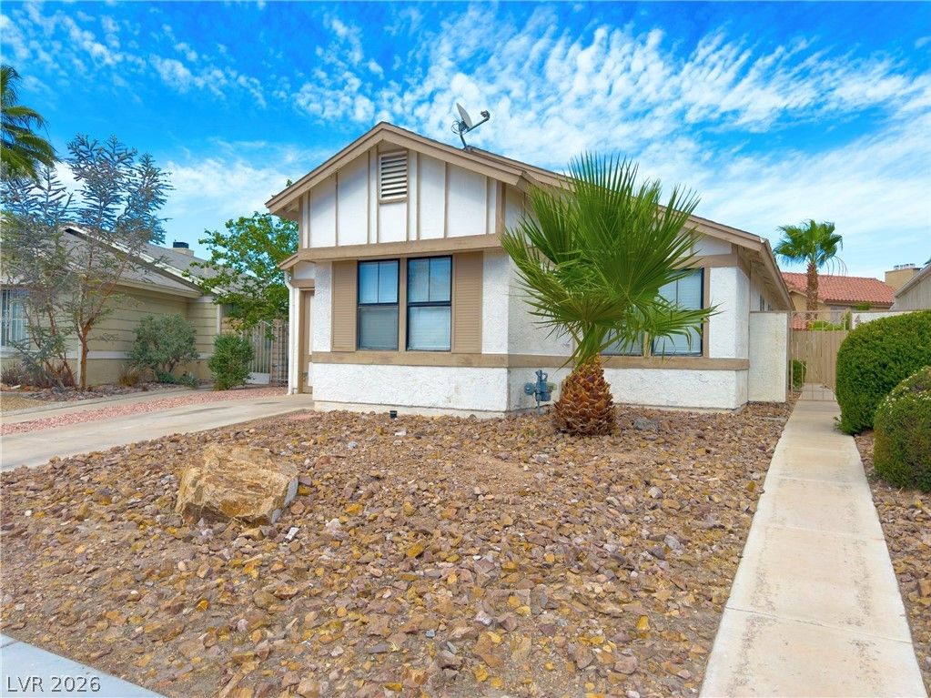 4540 Cedarspring Drive — photo 4 of 23