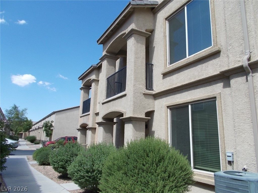 4611 Townwall Street — photo 2