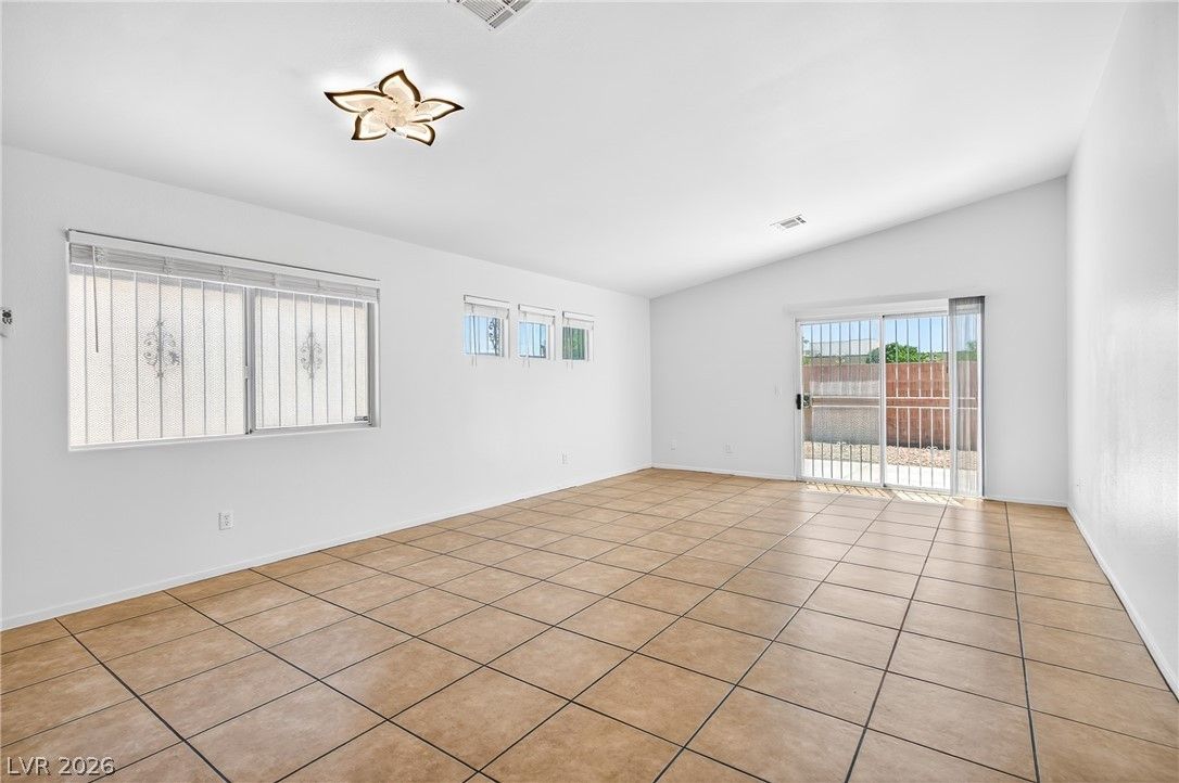 5683 Halvern Avenue — photo 3 of 23