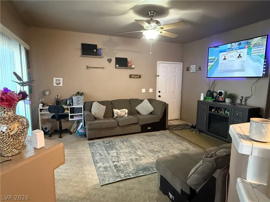 1050 East Cactus Avenue 1067 — photo 2