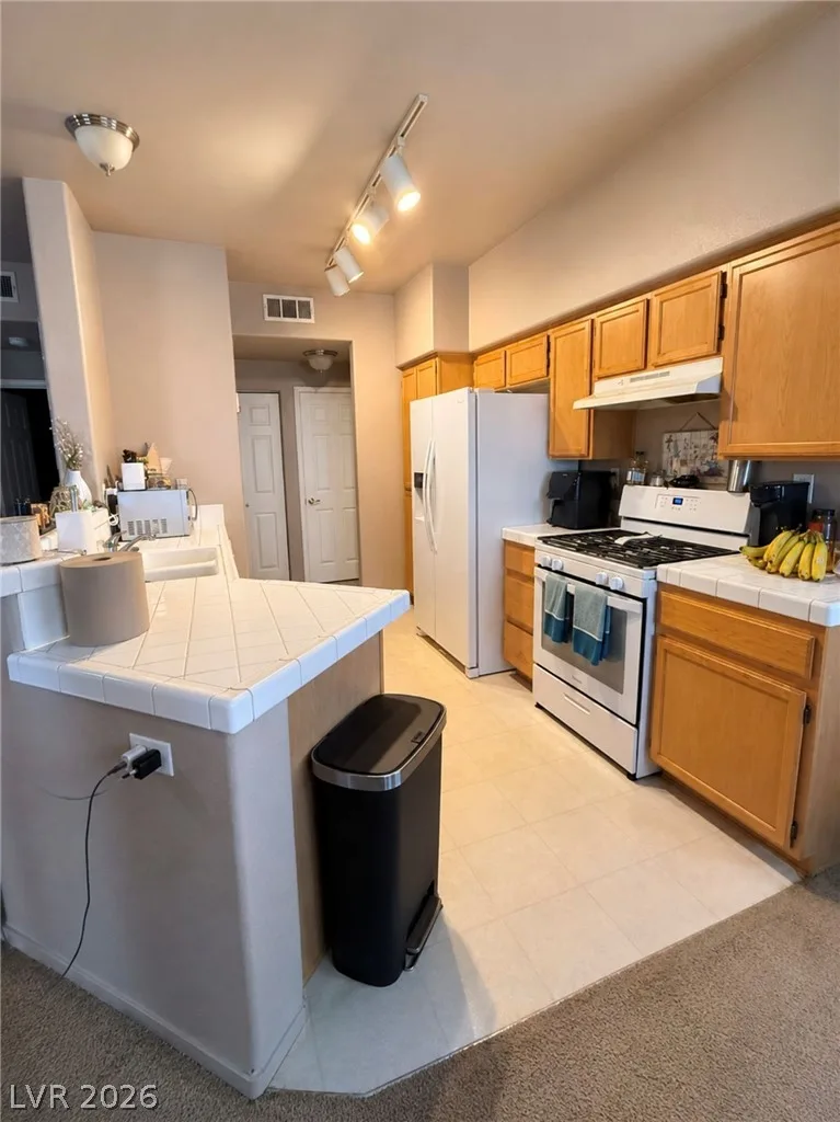 1050 East Cactus Avenue 1067 — photo 4
