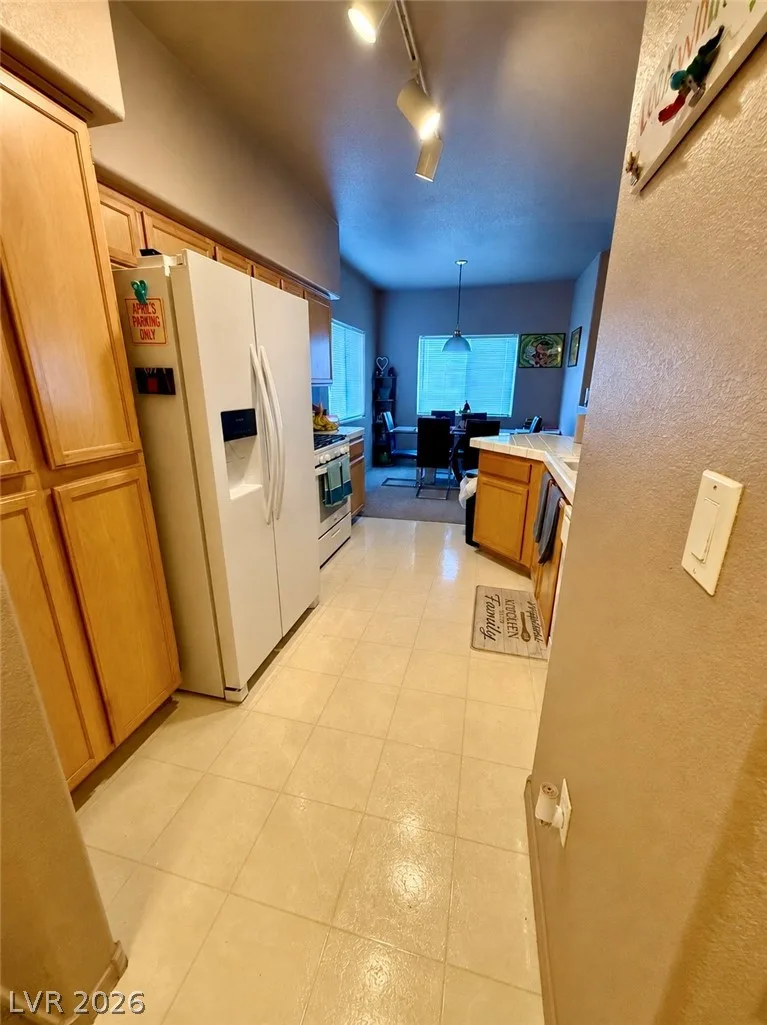 1050 East Cactus Avenue 1067 — photo 5