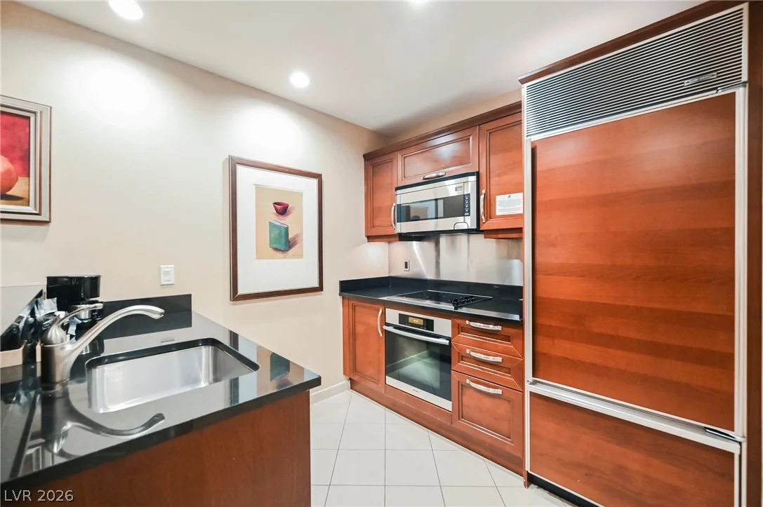 145 East HARMON Avenue 302 — photo 4