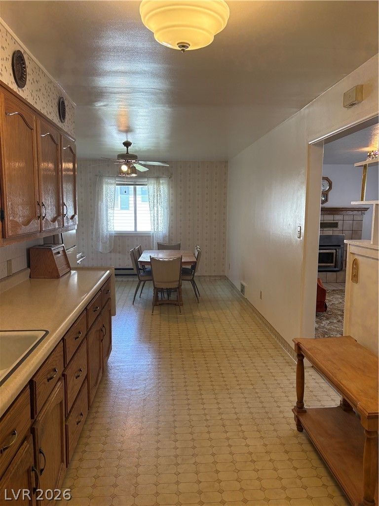 1005 Avenue G — photo 5 of 31