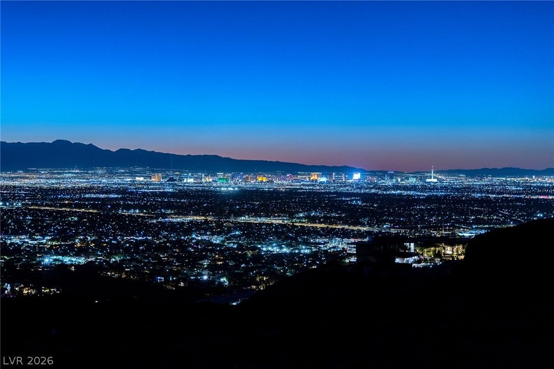 527 Rock Peak Drive — photo 3 of 44