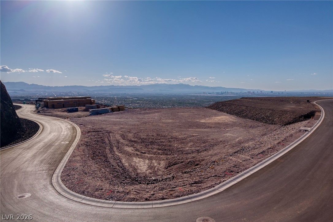 527 Rock Peak Drive — photo 4 of 44