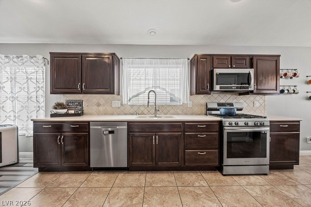 2294 Dakota Sky Court — photo 4