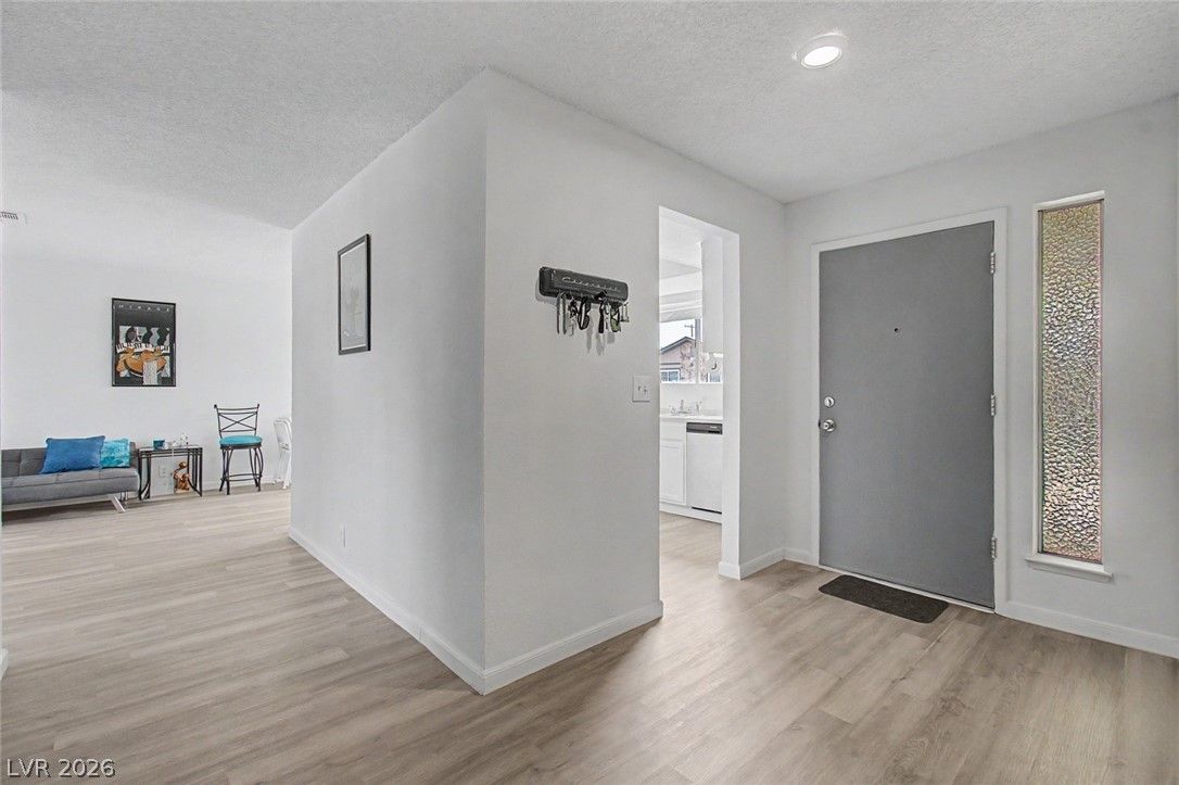 4748 Buena Vista Way — photo 3