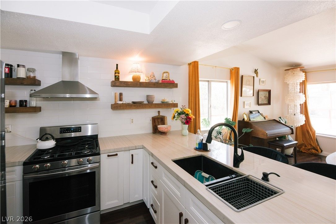3188 Moonflower Drive — photo 4