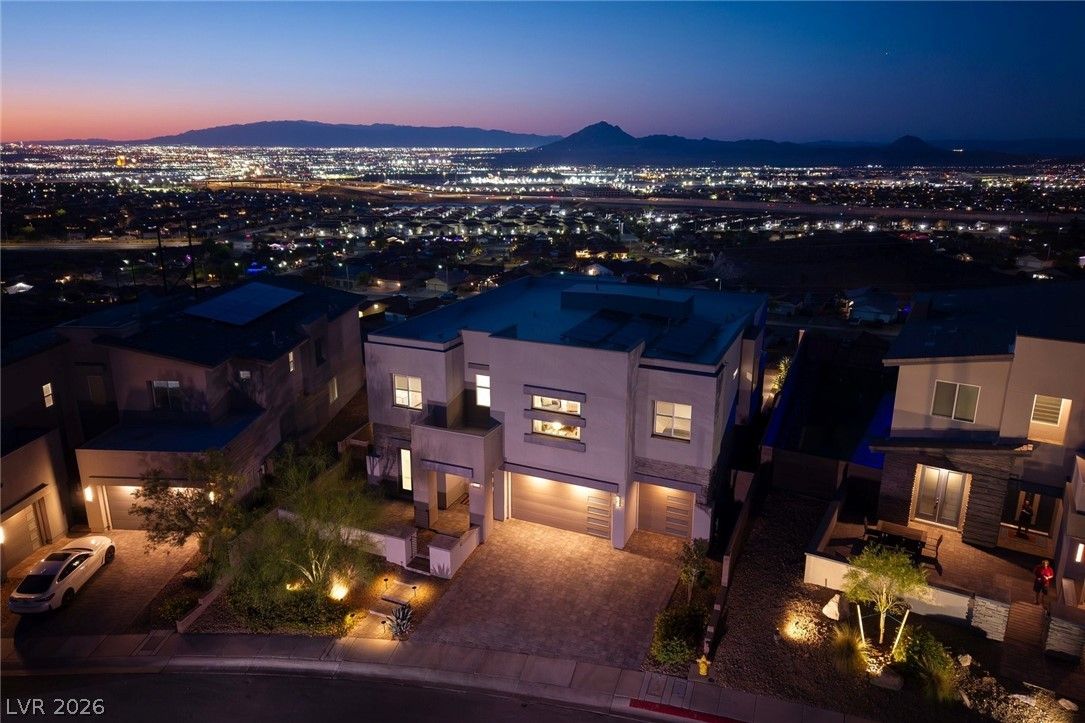 214 Shaded Canyon Drive — photo 2