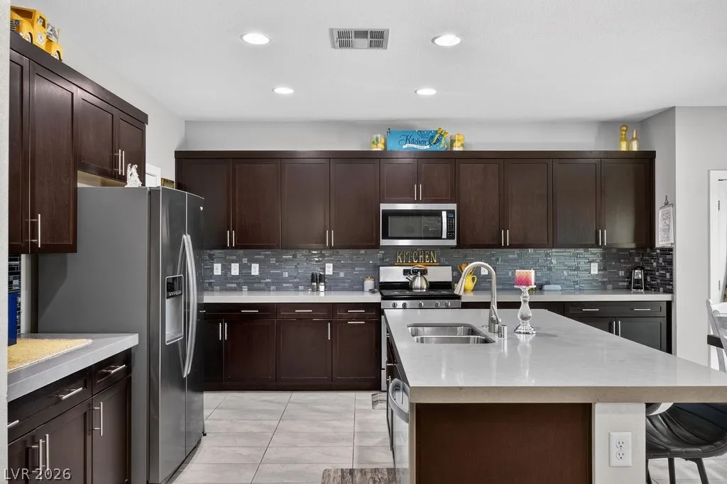 6375 Ashland Crest Street — photo 3