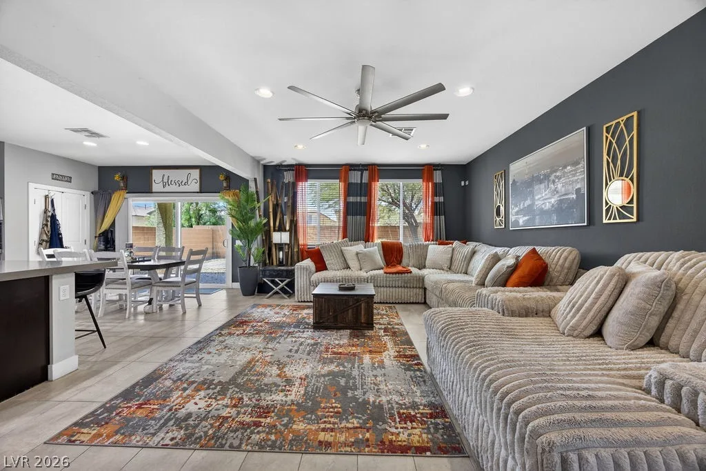 6375 Ashland Crest Street — photo 4