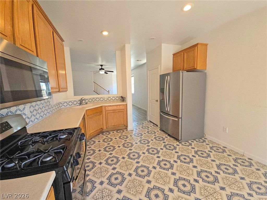 11027 Deluna Street — photo 5 of 25