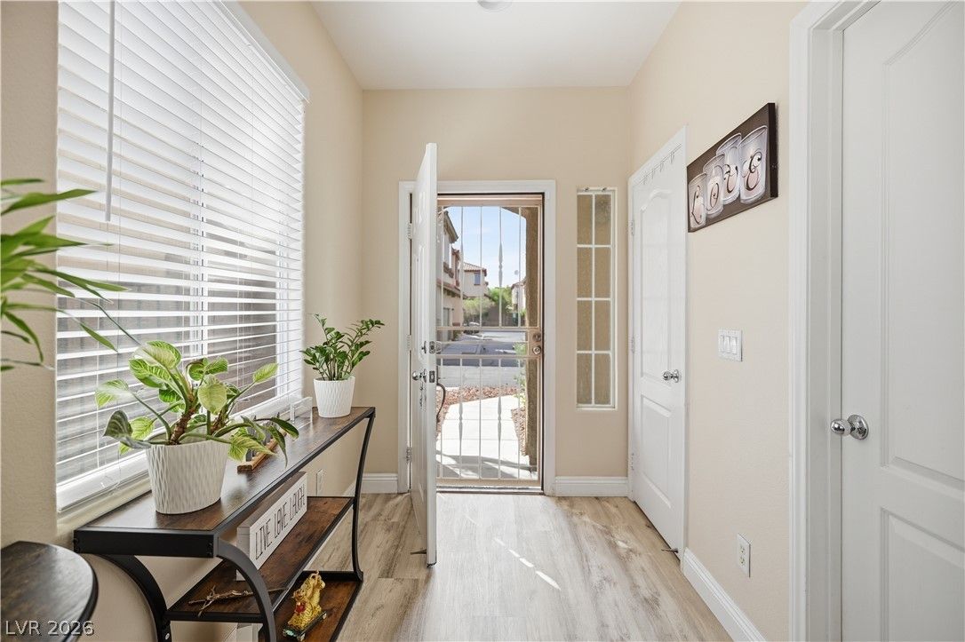 10876 Avenzano Street — photo 5