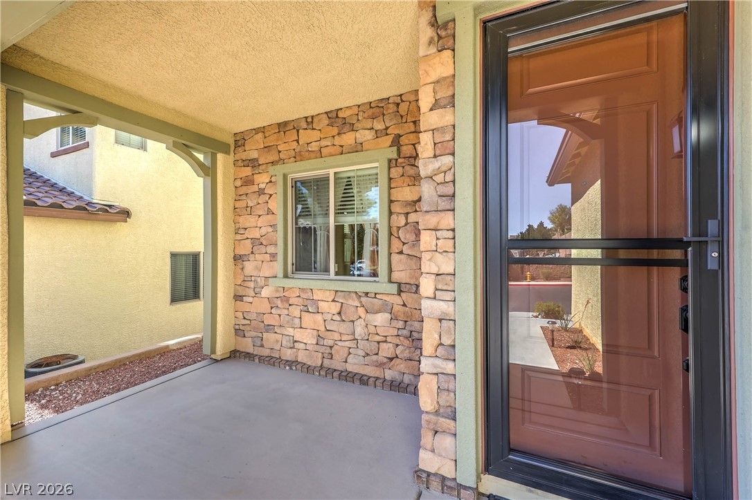 10677 Auburn Springs Avenue — photo 4 of 40