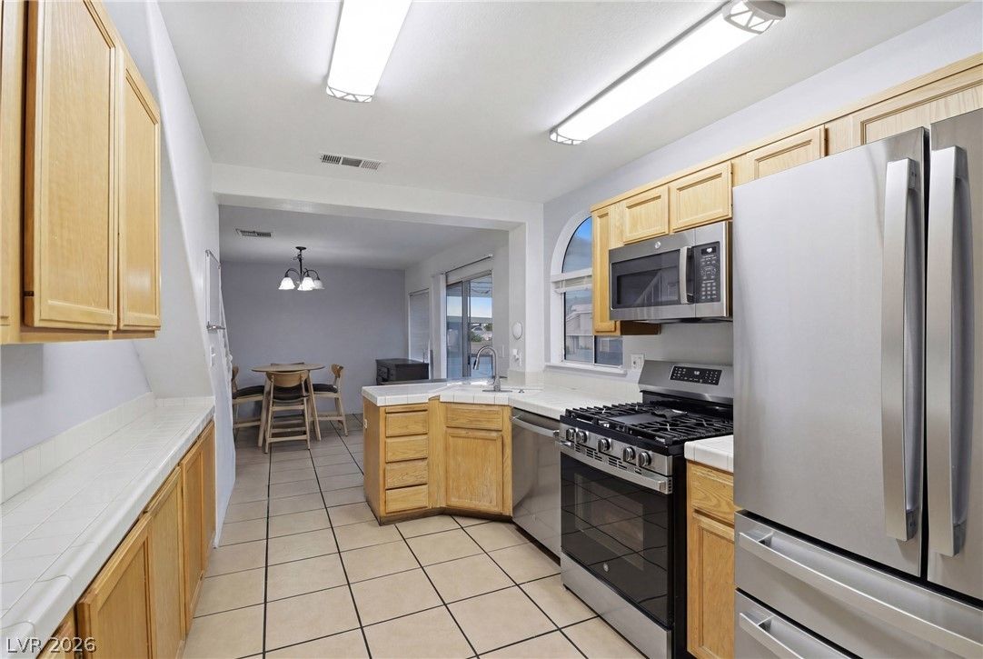 9051 Hollow Green Drive — photo 4 of 36