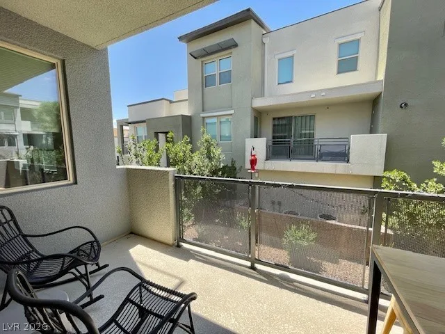 11238 Essence Point 210 — photo 5